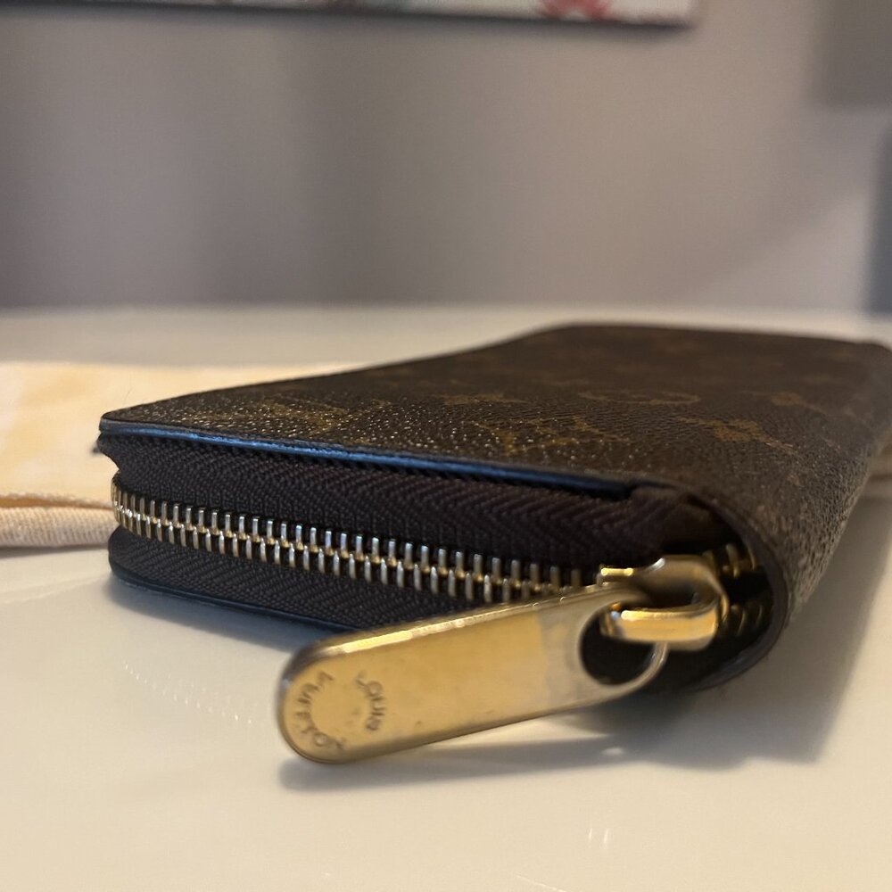 Louis Vuitton Monogram Zippy Wallet Zip Around + Dust Bag - Picture 6 of 14